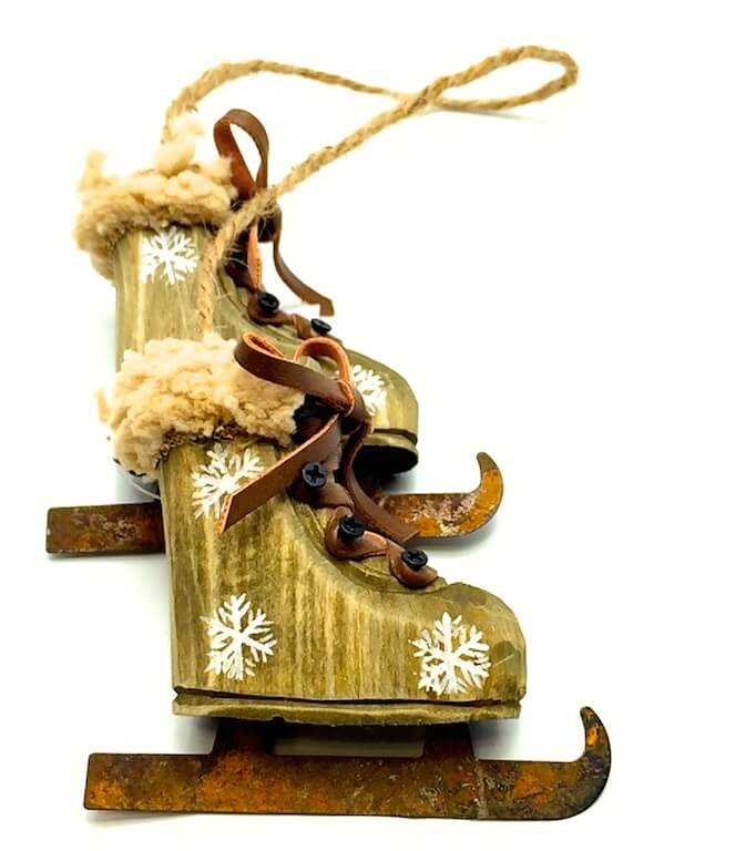 χριστουγεννιάτικο-ξύλινο-κρεμαστό-στολίδι-παγοπέδιλα-σετ-των-δυο-giftland