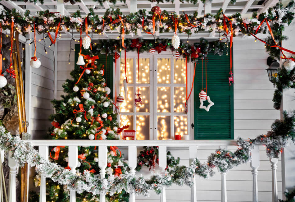 Χριστουγεννιάτικη Διακόσμηση Μπαλκονιού:4 + 1 ιδέες για να φέρετε τα Χριστούγεννα στο σπίτι σας!