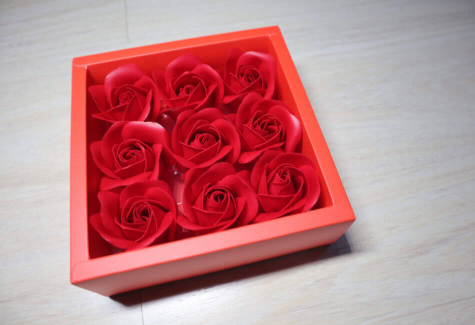 Γιορτή της Μητέρας. 3 +1 Ιδέες για Δώρα που θα Της Δώσουν Χαρά-Τριαντάφυλλα. Ένα Κλασικό Δώρο Στοργής & Αγάπης-Giftland